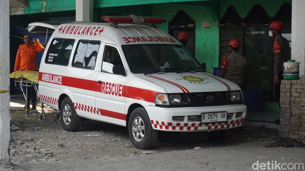 13 Korban Meninggal Ponpes Ambruk Sidoarjo Setelah 3 Jenazah Ditemukan Lagi 13 Korban Meninggal Ponpes Ambruk Sidoarjo Setelah 3 Jenazah Ditemukan Lagi