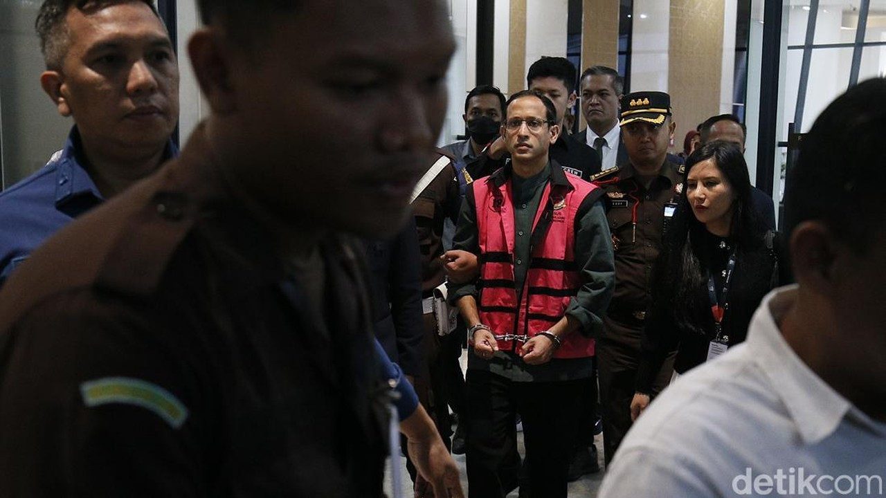 3 Alasan Nadiem Minta Status Tersangka Kasus Korupsi Laptop Dibatalkan 3 Alasan Nadiem Minta Status Tersangka Kasus Korupsi Laptop Dibatalkan