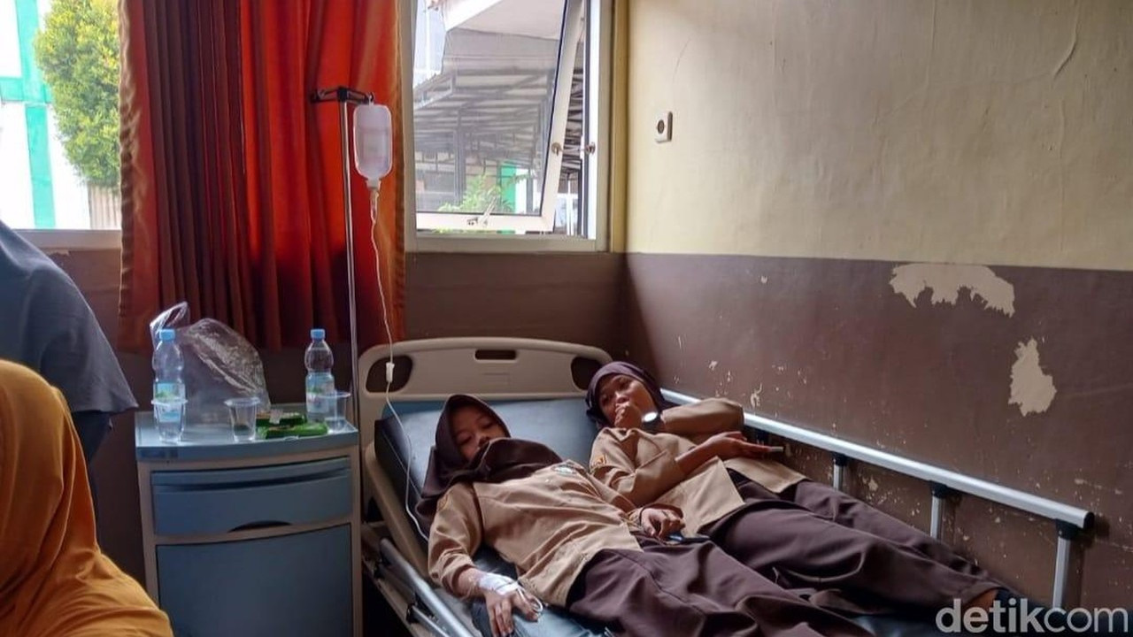 60 Siswa SMAN 1 Luragung Kuningan Alami Diare Usai Santap Menu MBG 60 Siswa SMAN 1 Luragung Kuningan Alami Diare Usai Santap Menu MBG
