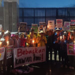 Aksi ‘Piknik’ di Depan DPR Berakhir dengan Lilin, Massa Tuntut Bebaskan Tahanan Politik