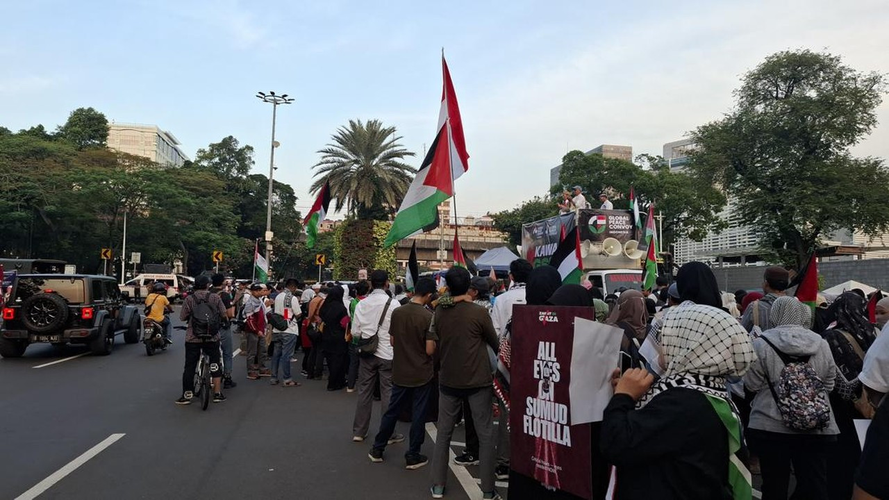 Aksi Solidaritas di Kedubes AS Desak Pembebasan Aktivis Global Sumud Flotilla Aksi Solidaritas di Kedubes AS Desak Pembebasan Aktivis Global Sumud Flotilla