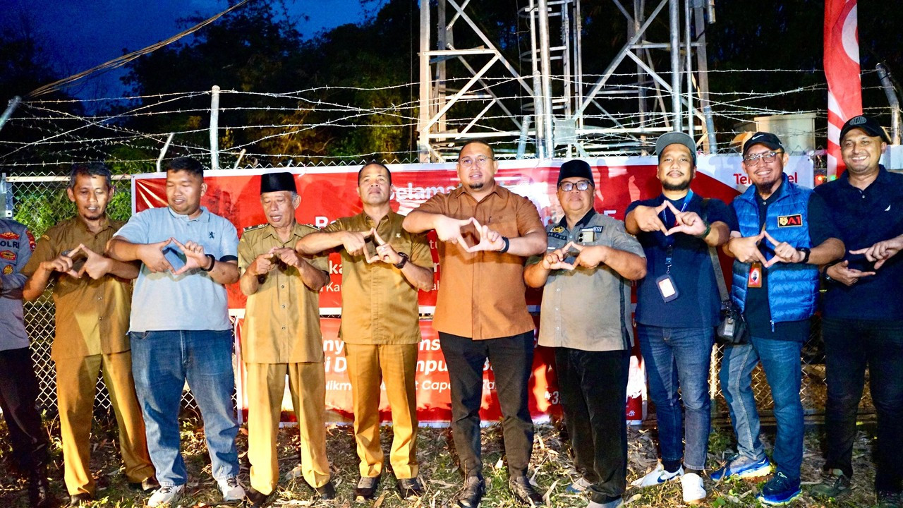 Andre Rosiade Resmikan Tower BTS Telkomsel Pertama di Desa Kampung Baru Sijunjung Andre Rosiade Resmikan Tower BTS Telkomsel Pertama di Desa Kampung Baru Sijunjung