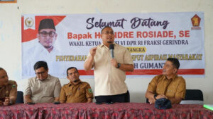 Andre Rosiade Salurkan 266 Beasiswa PIP untuk Pelajar di Kabupaten Solok