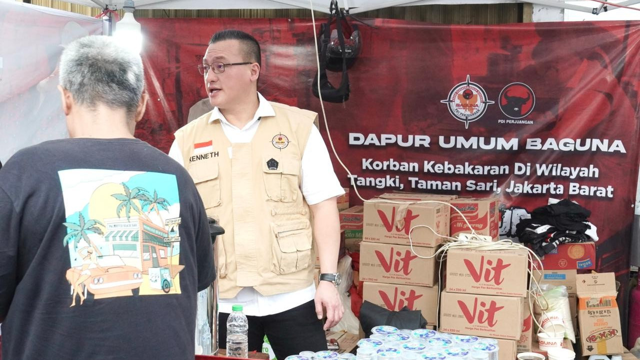 BAGUNA PDI Perjuangan DKI Dirikan Dapur Umum dan Kerahkan Relawan Pasca Kebakaran Tangki Jakbar