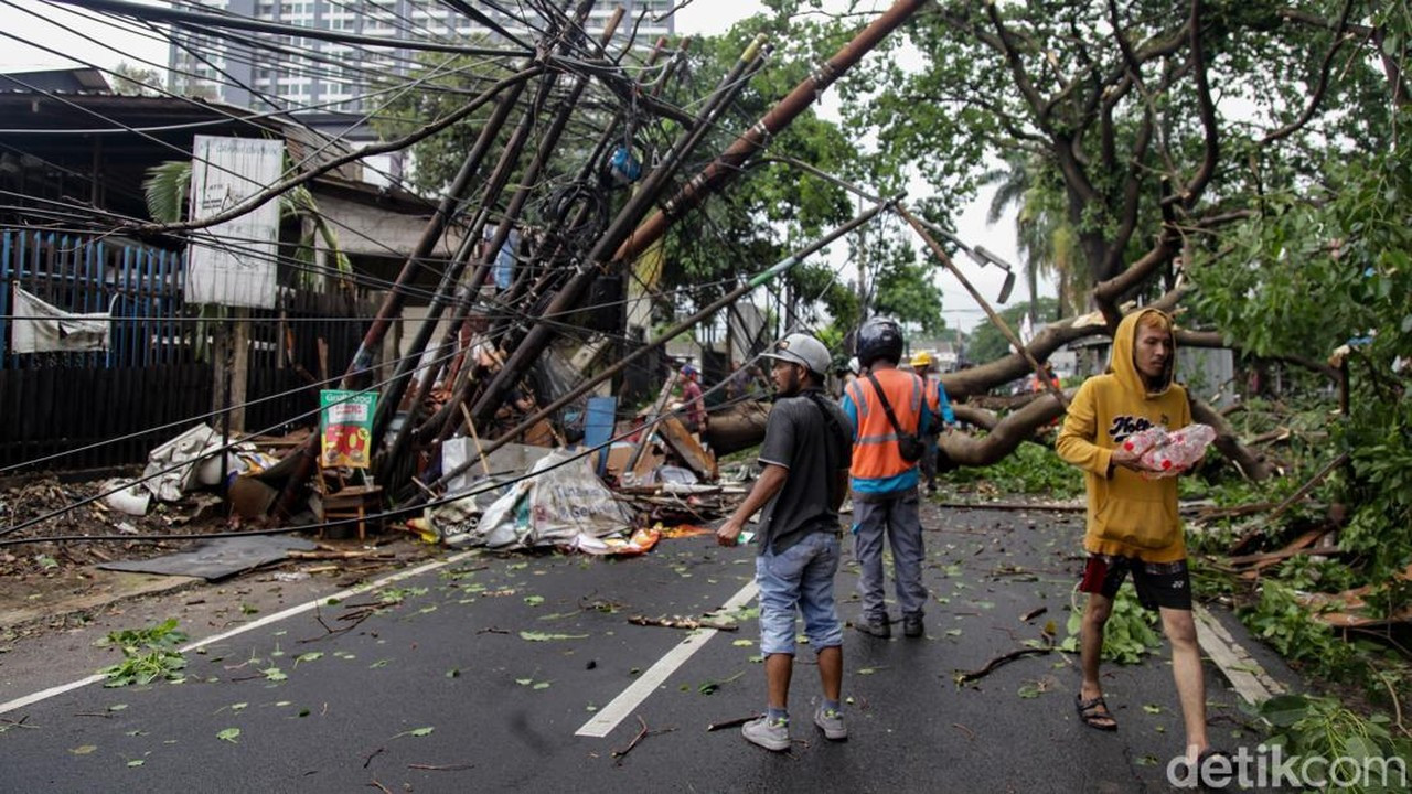 BMKG Ungkap Penyebab Hujan Deras dan Angin Kencang di Tangsel-Depok
