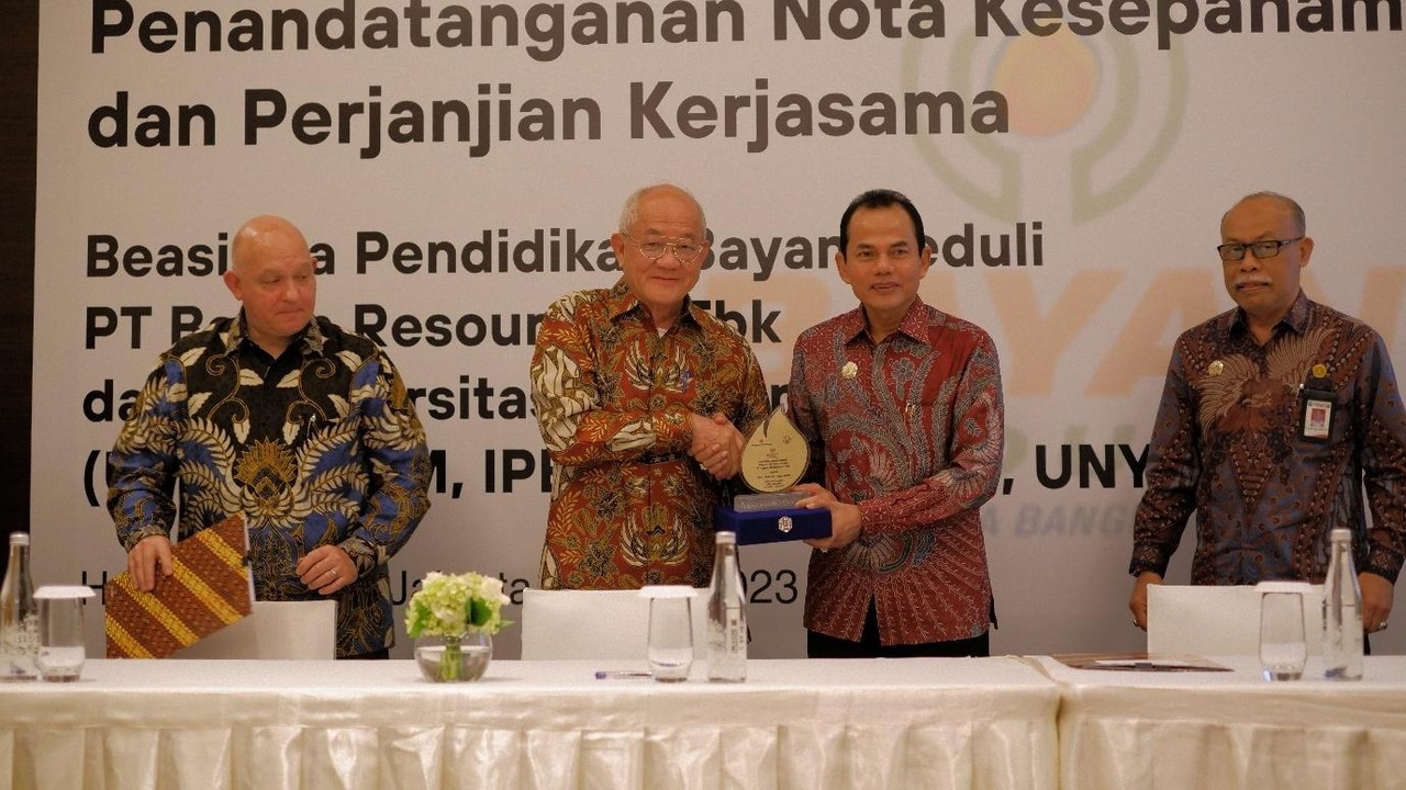 Bayan Peduli Salurkan Beasiswa ke 14 Universitas Terkenal di Indonesia