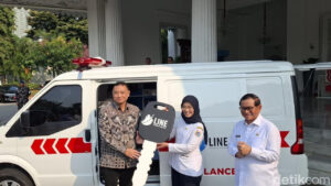 DKI Jakarta Terima Ambulans Listrik Pertama, Tambah 5 Unit Tahun Depan