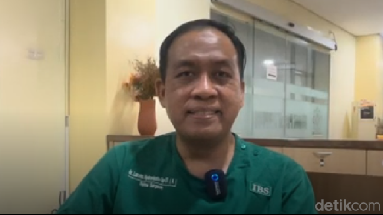 Detik-Detik Dokter Amputasi Darurat Selamatkan Santri Terjebak Reruntuhan Ponpes Al Khoziny