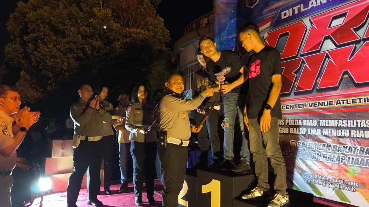 Drag Bike Sesi V Polda Riau: Ajang Kompetisi Aman Tanpa Balap Liar di Jalan Raya Drag Bike Sesi V Polda Riau: Ajang Kompetisi Aman Tanpa Balap Liar di Jalan Raya