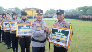 Dua Bhabinkamtibmas Polres Meranti Raih Penghargaan Green Policing dan Satkamling Terbaik