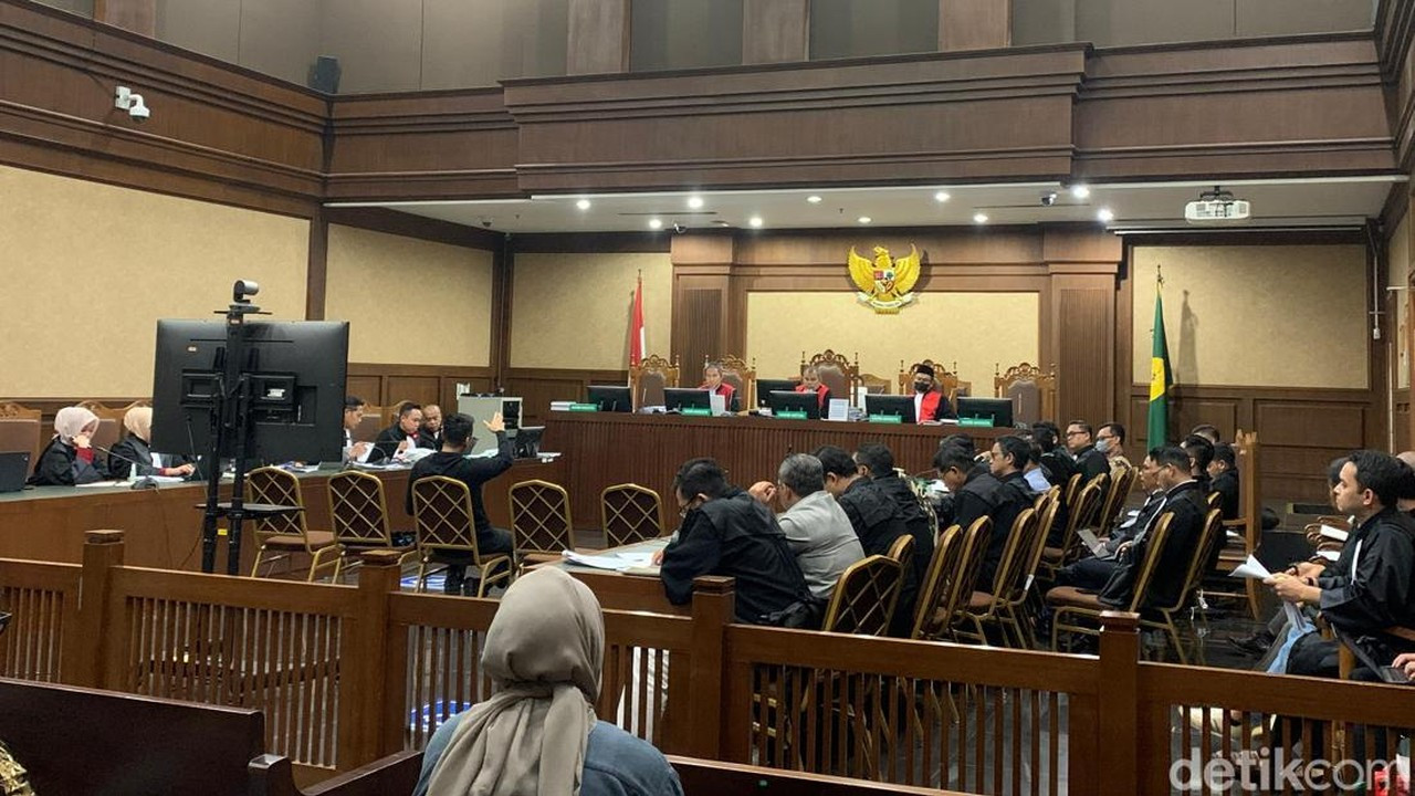 Eks Panitera PN Jakut Gunakan Suap USD 150 Ribu untuk Liburan Keluarga