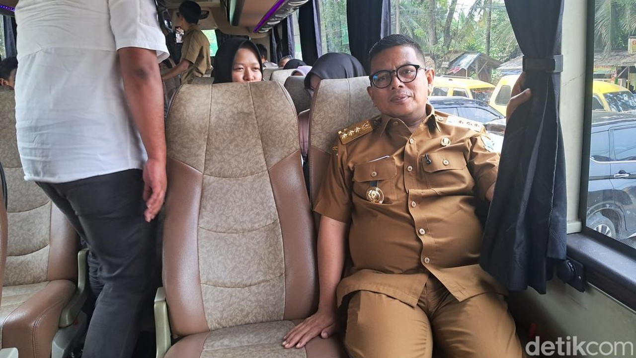 Gubernur Andra Soni Coba Trans Banten, Warga Minta Armada Ditambah Gubernur Andra Soni Coba Trans Banten, Warga Minta Armada Ditambah