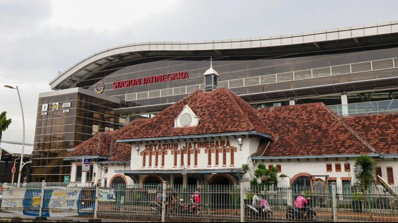 HUT TNI di Monas, Penumpang KA Bisa Naik Turun di Stasiun Jatinegara HUT TNI di Monas, Penumpang KA Bisa Naik Turun di Stasiun Jatinegara