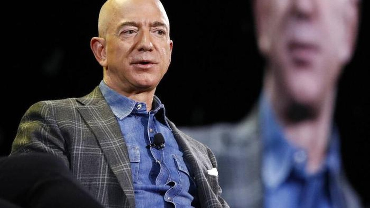 Jeff Bezos Prediksi Jutaan Orang Akan Tinggal di Luar Angkasa dalam Dekade Mendatang