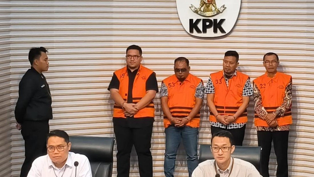 KPK Tahan Empat Tersangka Suap Dana Hibah APBD Jatim 2019-2022