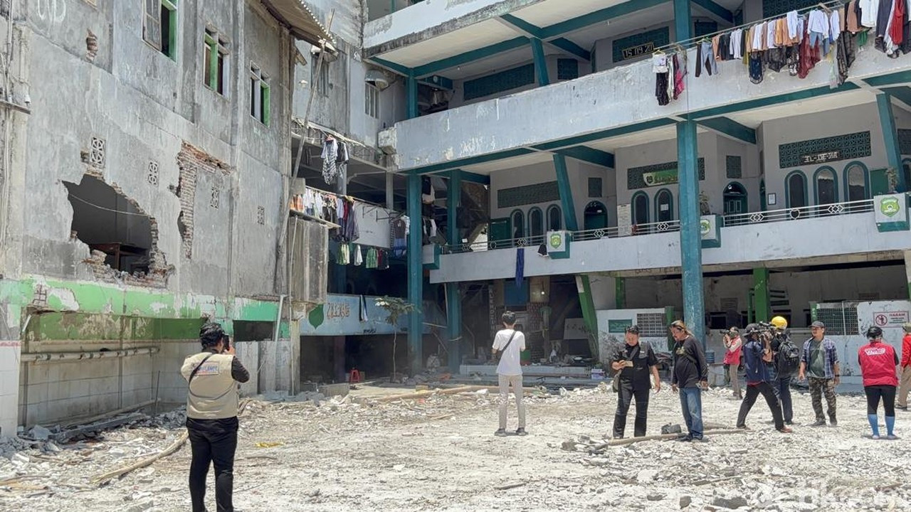 Keluarga Korban Desak Penyidikan Kasus Ambruknya Ponpes Al Khoziny Tanpa Tebang Pilih