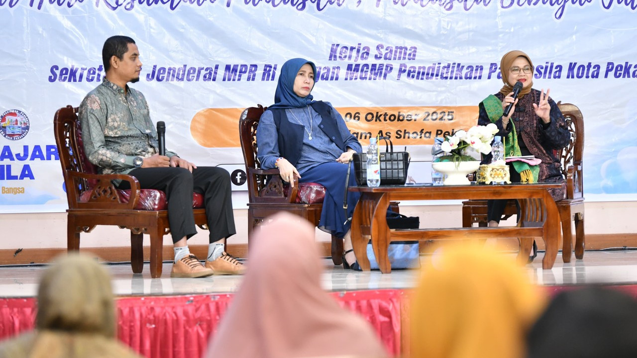 MPR RI dan MGMP Perkuat Pemahaman Pancasila di Kalangan Pelajar Pekanbaru MPR RI dan MGMP Perkuat Pemahaman Pancasila di Kalangan Pelajar Pekanbaru