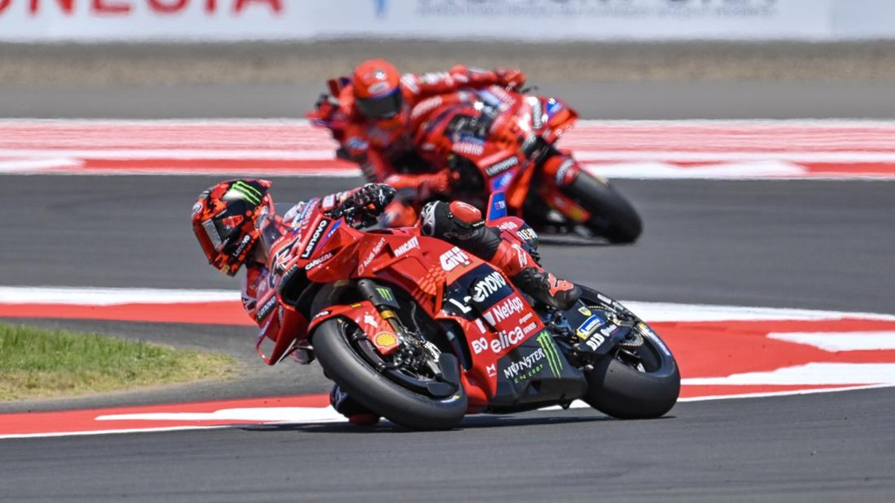 Marco Bezzecchi Tercepat di Practice MotoGP Mandalika 2025, Marc Marquez Terlempar ke Posisi 11