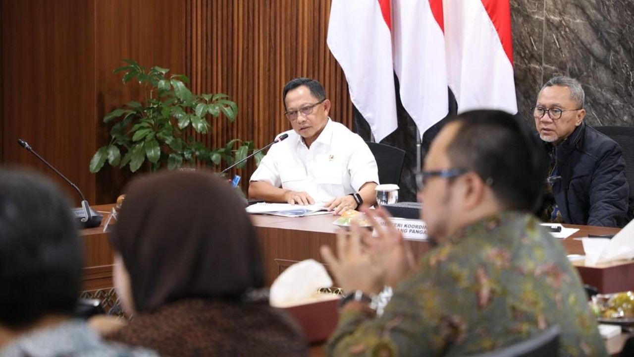 Mendagri Tito Bahas Peran Pemda Dukung Program Pengolahan Sampah Jadi Listrik Mendagri Tito Bahas Peran Pemda Dukung Program Pengolahan Sampah Jadi Listrik