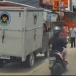 Mobil Boks Berlogo BGN Tabrak Motor Lawan Arah di Depok, Pemotor Alami Luka Ringan