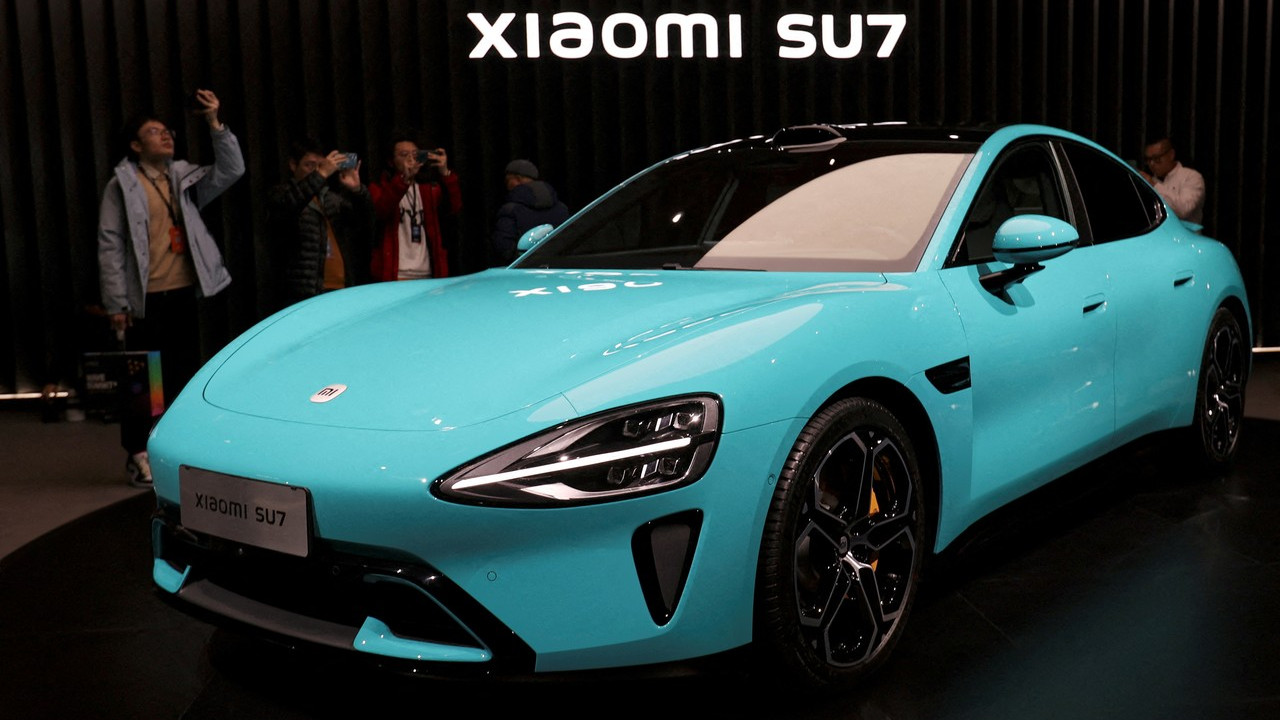 Mobil Listrik Xiaomi SU7 Jalan Sendiri, iPhone 15 Pro Max Jadi Penyebabnya
