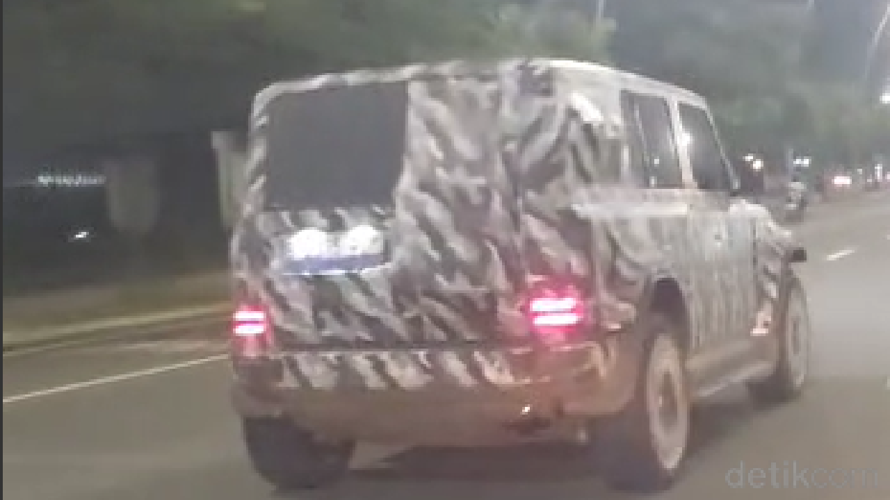 Mobil ‘Misterius’ dengan Stiker Kamuflase Terpantau Uji Jalan di Indonesia, Inikah iCar V23?