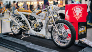 Modifikasi Total Honda Stylo 160 Jadi Naked Bike Neo Boardtracker di Kustomfest 2025