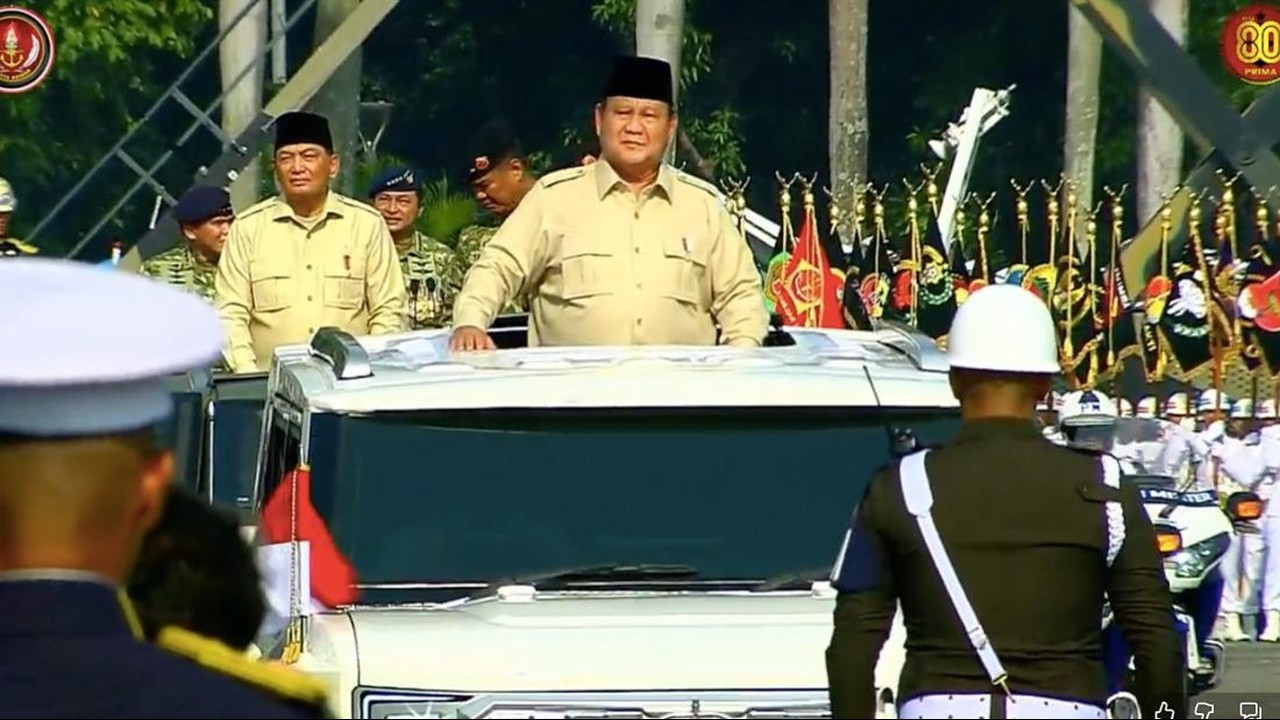 Naik Maung, Prabowo Pimpin Upacara HUT ke-80 TNI di Monas dengan Sambutan Meriah