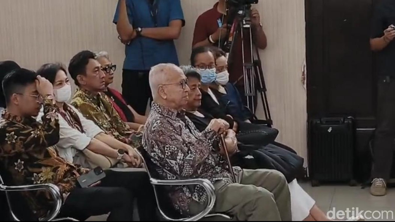 Nono Anwar Makarim Hadir di Sidang Perdana Praperadilan Nadiem Makarim di PN Jaksel Nono Anwar Makarim Hadir di Sidang Perdana Praperadilan Nadiem Makarim di PN Jaksel