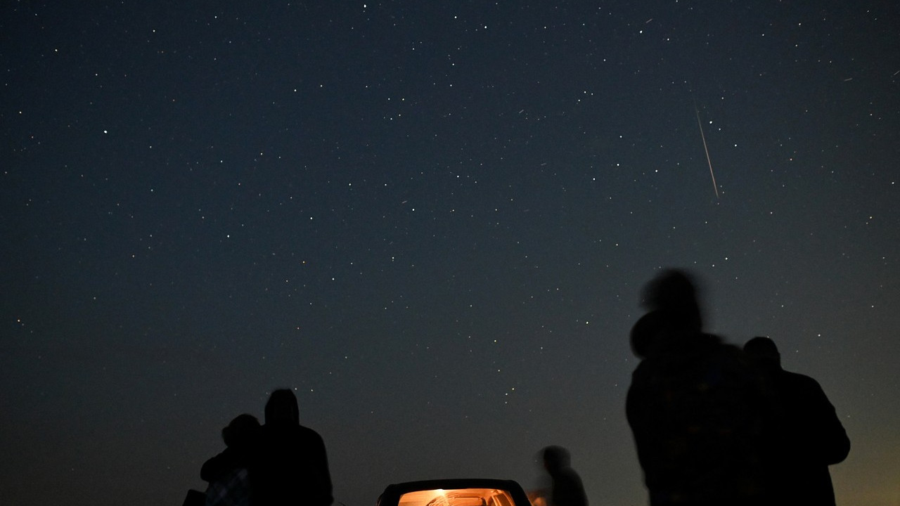 Oktober 2025: Dua Hujan Meteor dan Fenomena Langit Menakjubkan