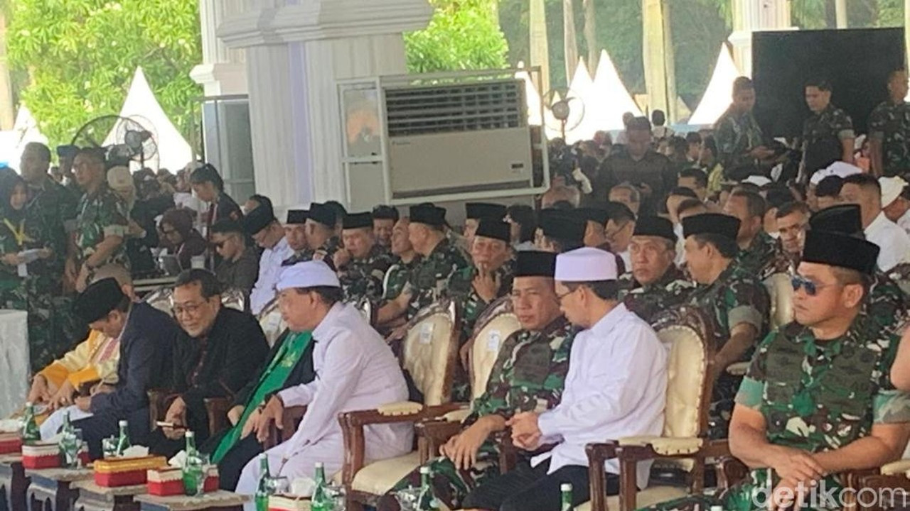 Panglima TNI Pimpin Doa Bersama Sambut HUT ke-80 TNI di Monas Panglima TNI Pimpin Doa Bersama Sambut HUT ke-80 TNI di Monas