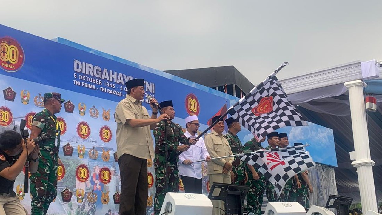 Panglima TNI Pimpin Kirab Rakyat Sambut HUT ke-80 di Monas Panglima TNI Pimpin Kirab Rakyat Sambut HUT ke-80 di Monas