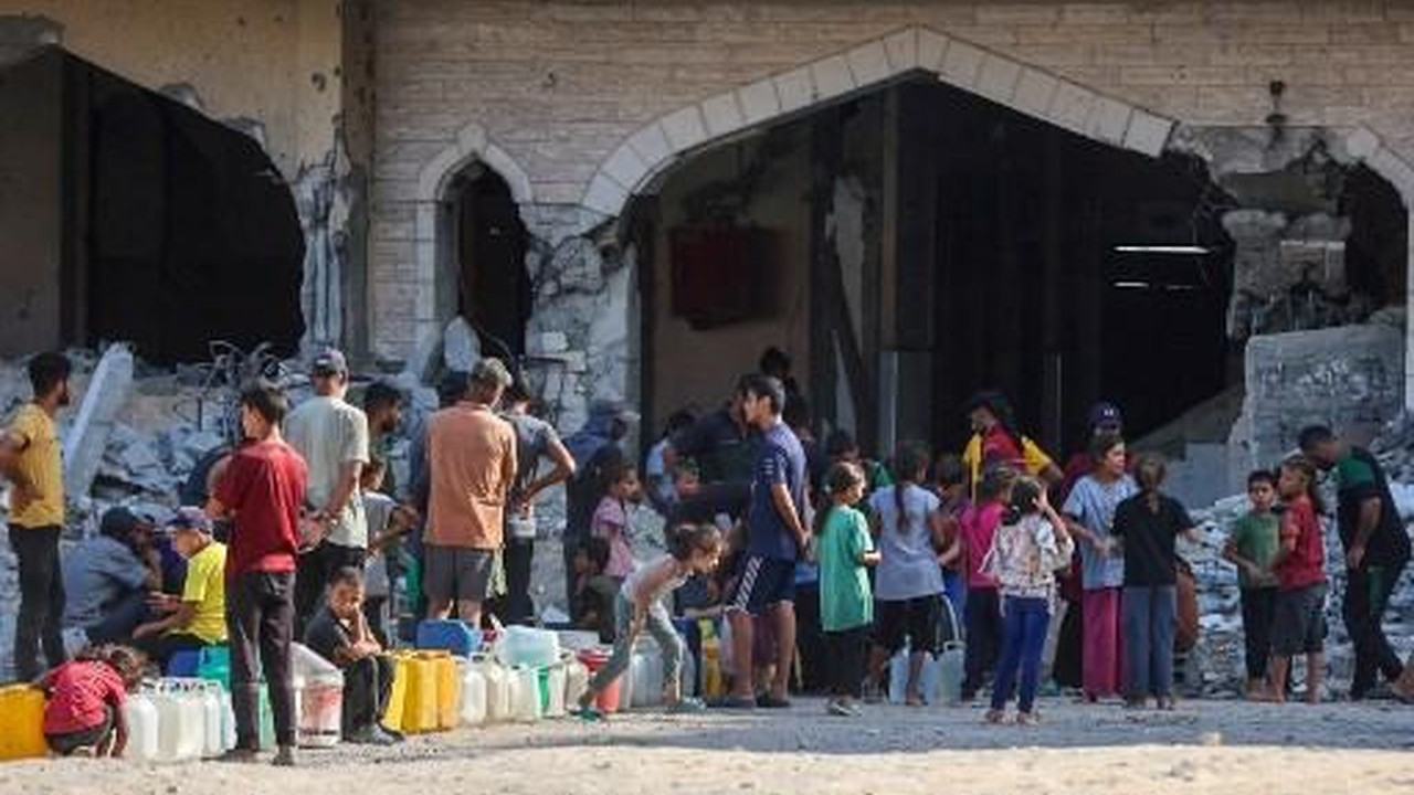 Pasokan Air Bersih Kembali Mengalir ke Gaza Tengah Setelah 9 Bulan Terputus Pasokan Air Bersih Kembali Mengalir ke Gaza Tengah Setelah 9 Bulan Terputus