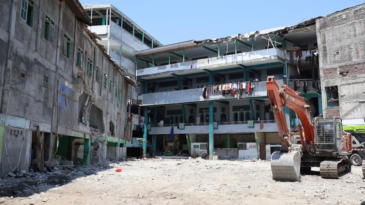 Pemerintah Audit Ponpes Berusia Ratusan Tahun Usai Ambruk di Sidoarjo