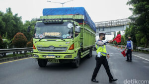 Pemerintah Bentuk Tim Khusus Percepat Penanganan Truk ODOL, Jam Kerja Sopir Akan Dibatasi