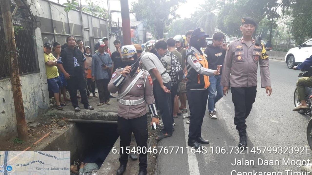 Pengendara Motor Tewas Setelah Terjatuh ke Got di Jalan Daan Mogot Jakarta Barat