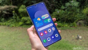 Pengguna Samsung Galaxy FE Habiskan 10 Jam Sehari Scroll TikTok dan Main Game