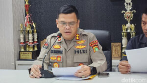 Polisi Dalami Teror Surat Kaleng kepada Keluarga Diplomat Arya Daru