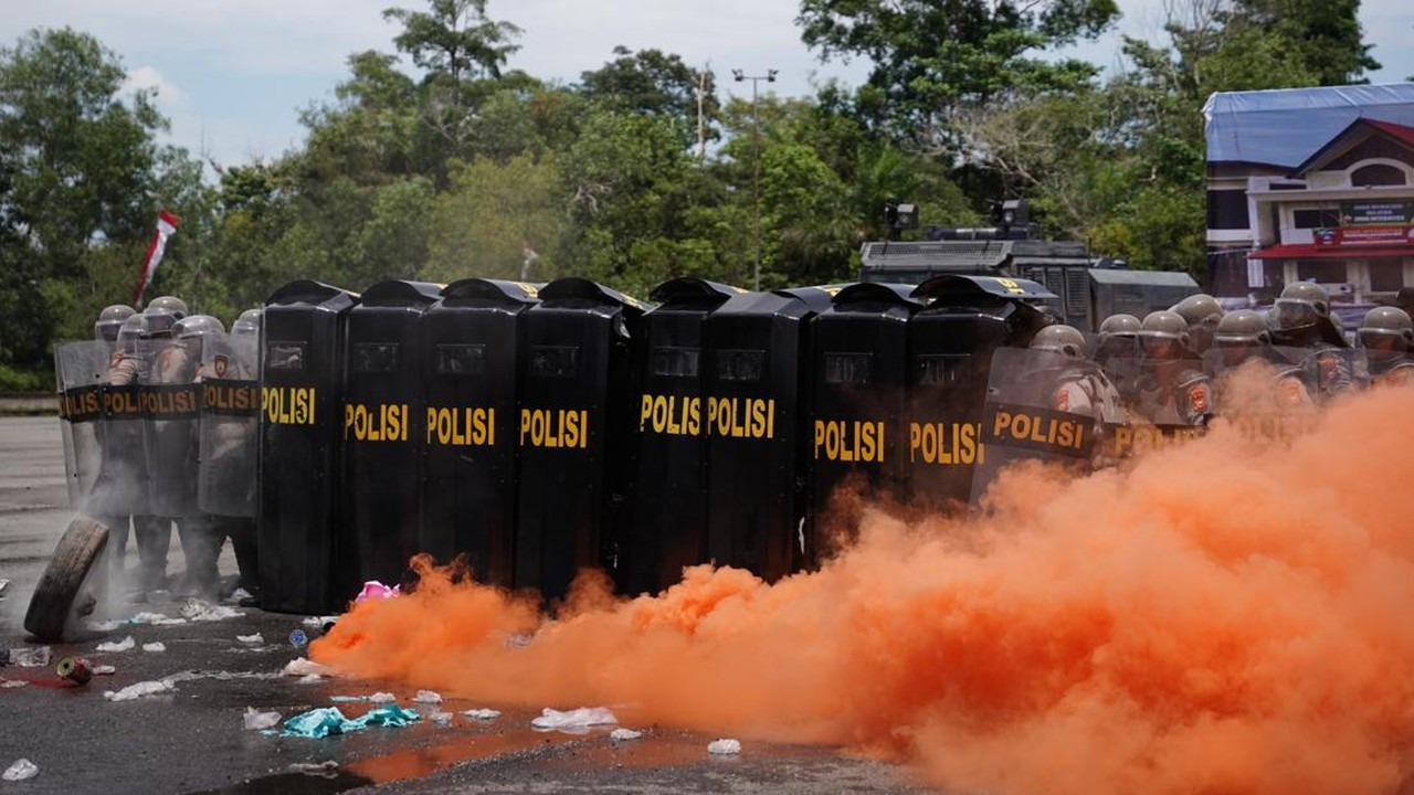 Polres Bengkalis Gelar Simulasi Pengamanan untuk Antisipasi Aksi Anarkis