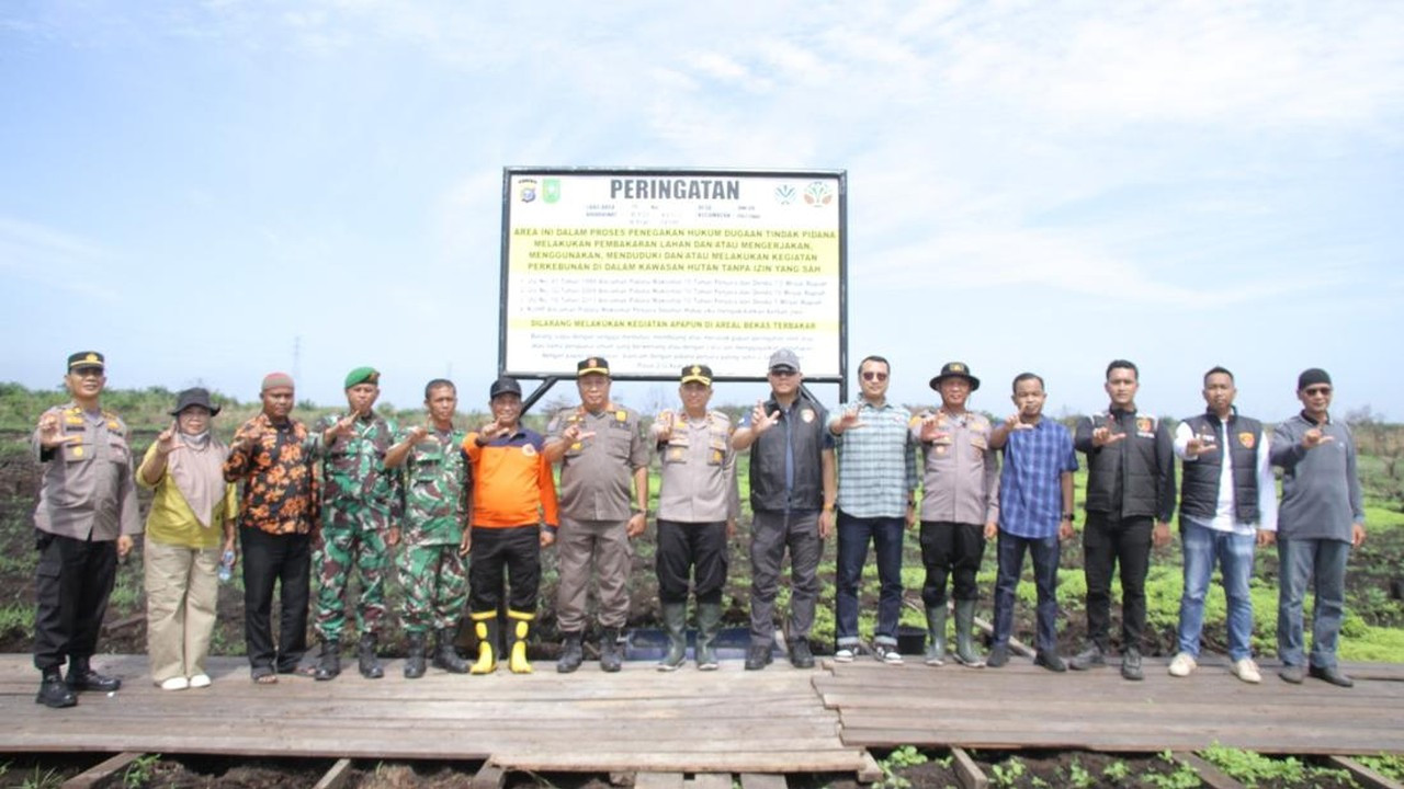 Polres Inhu Pasang 24 Plang Peringatan untuk Perkuat Penegakan Hukum Karhutla Polres Inhu Pasang 24 Plang Peringatan untuk Perkuat Penegakan Hukum Karhutla