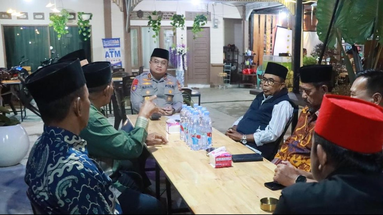 Polres Meranti Ajak Tokoh Adat dan Pemuda Perkuat Keamanan Wilayah Polres Meranti Ajak Tokoh Adat dan Pemuda Perkuat Keamanan Wilayah