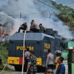 Polri Kerahkan 3 Water Canon Padamkan Kebakaran Besar di Kodam Lama Jayapura