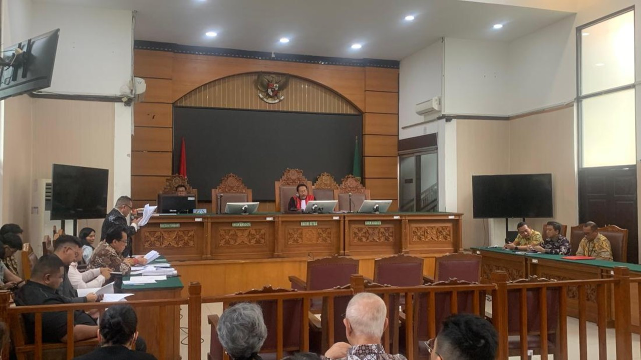 Praperadilan Nadiem Makarim: Minta Hakim Batalkan Status Tersangka Korupsi Laptop Praperadilan Nadiem Makarim: Minta Hakim Batalkan Status Tersangka Korupsi Laptop