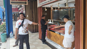 Pria di Jakut Kabur Bawa Kalung Emas 25 Gram Usai Pura-Pura Beli