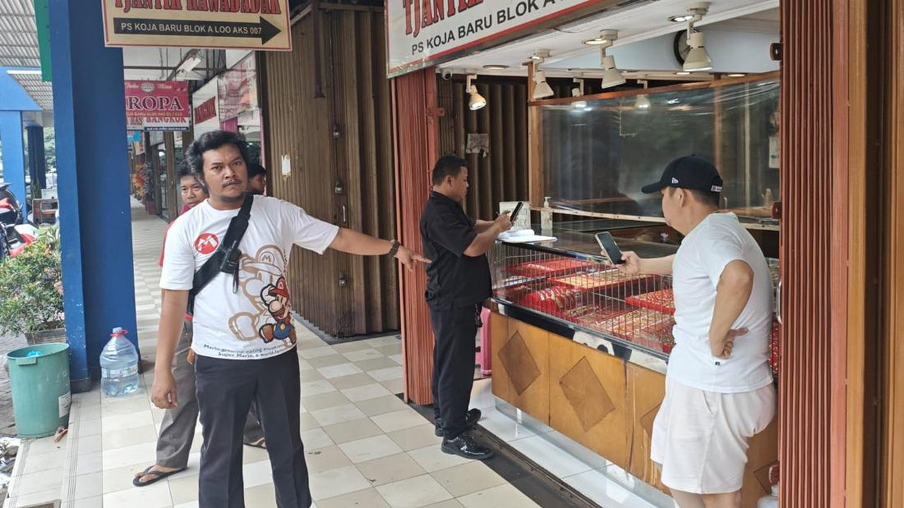 Pria di Jakut Kabur Bawa Kalung Emas 25 Gram Usai Pura-Pura Beli Pria di Jakut Kabur Bawa Kalung Emas 25 Gram Usai Pura-Pura Beli