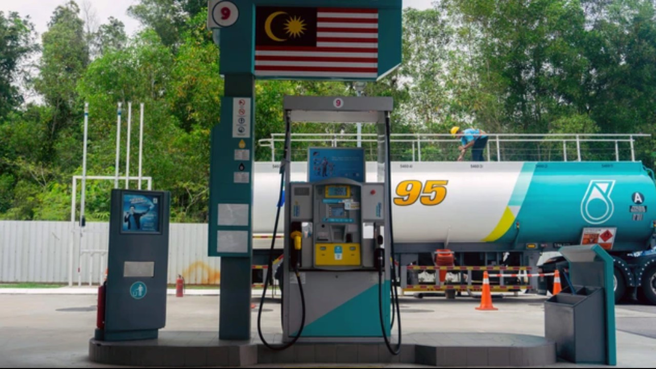 Program Bensin Gratis di Malaysia, Pemotor Shah Alam Jadi yang Pertama Nikmati