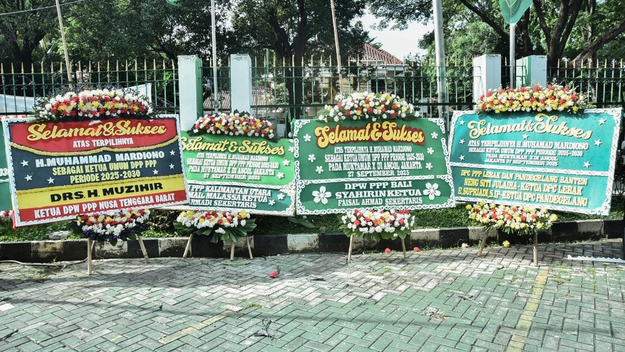Ratusan Karangan Bunga Meriahkan Kantor DPP PPP Usai Mardiono Resmi Jadi Ketum Ratusan Karangan Bunga Meriahkan Kantor DPP PPP Usai Mardiono Resmi Jadi Ketum