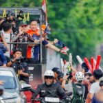 Ribuan Warga Sambut Hangat Parade MotoGP Mandalika 2025 di Mataram