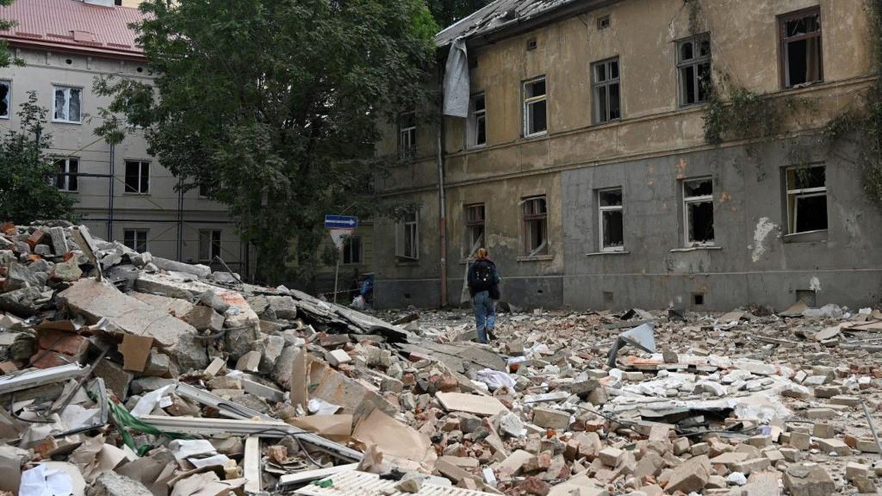 Rusia Serang Ukraina dengan Drone dan Rudal, Polandia Kerahkan Jet Tempur Siaga