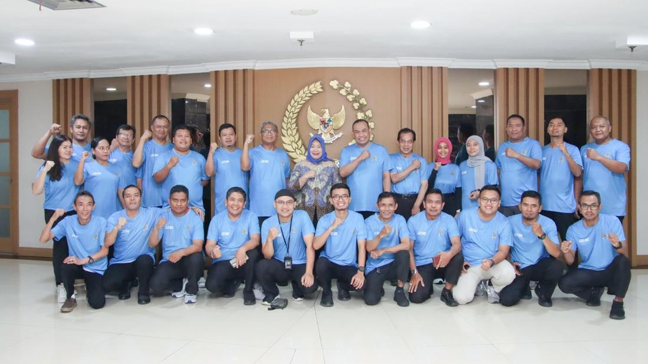 Siti Fauziah Lepas Kontingen Setjen MPR RI ke PORNAS XVII KORPRI 2025 di Palembang Siti Fauziah Lepas Kontingen Setjen MPR RI ke PORNAS XVII KORPRI 2025 di Palembang